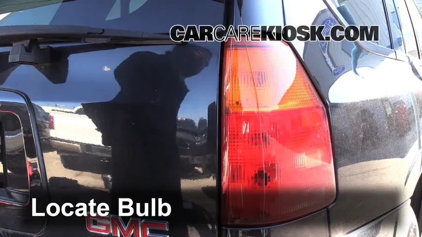 2009 GMC Envoy SLE 4.2L 6 Cyl. Lights Tail Light (replace bulb)